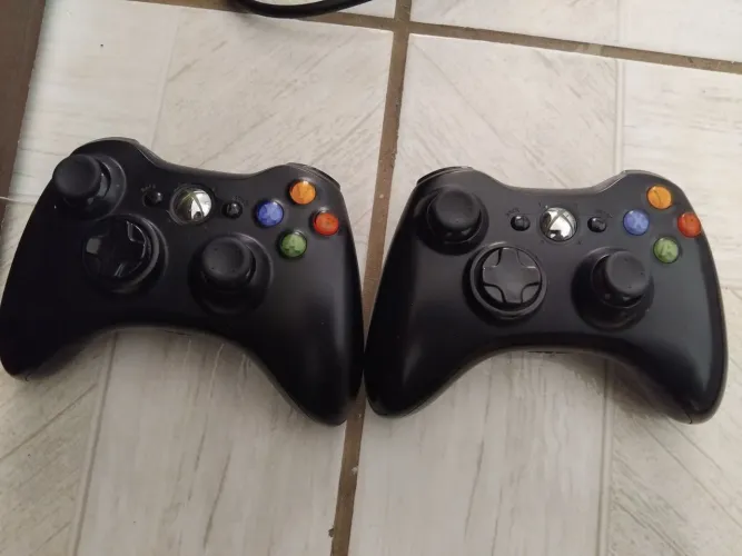 MELHOR KIT Xbox 360. 2 manetes original. 14 jogos.1 Kinect. Uma fonte