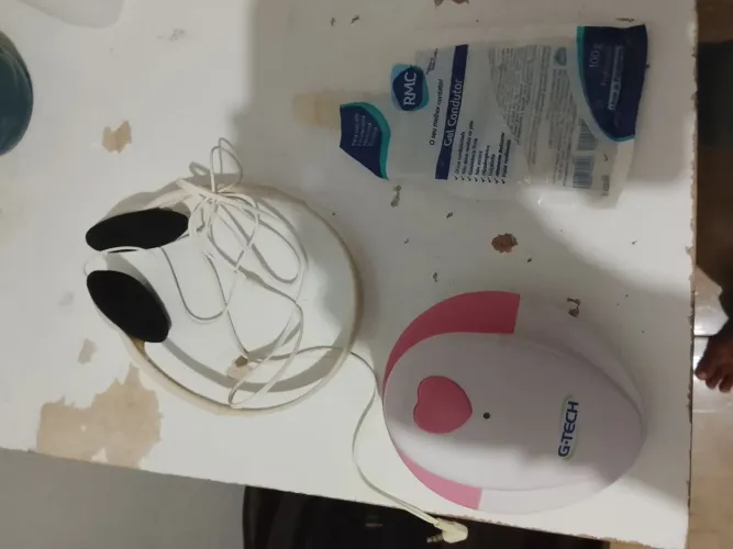 Aparelho de escutar o coração na barriga