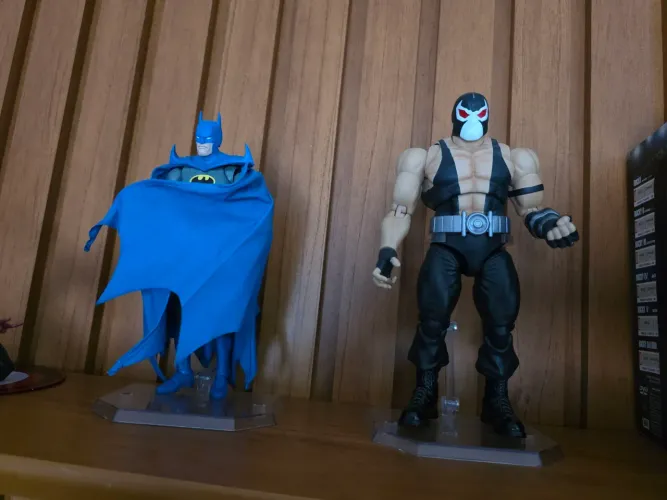 Batman e Bane Knightfall Mafex