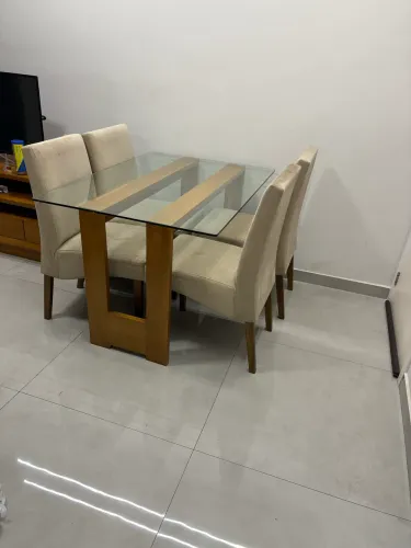 Mesa jantar 4 lugares de madeira maciça