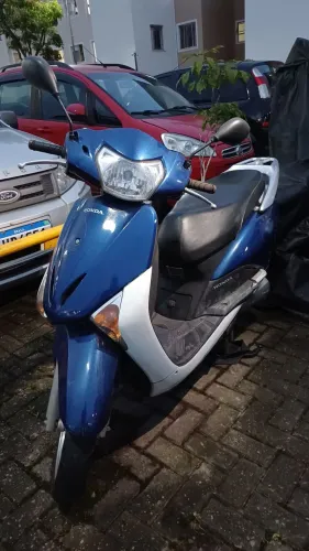 VENDO HONDA LEAD AZUL