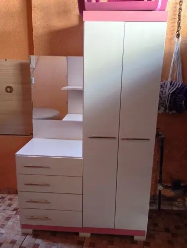Vendo esse guarda roupa novinho