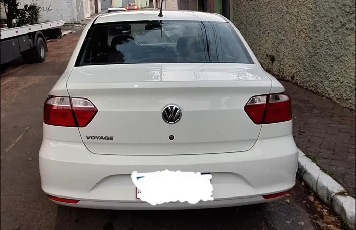 Alugo - Volkswagen Voyage 1.0 Completo | Uber e 99