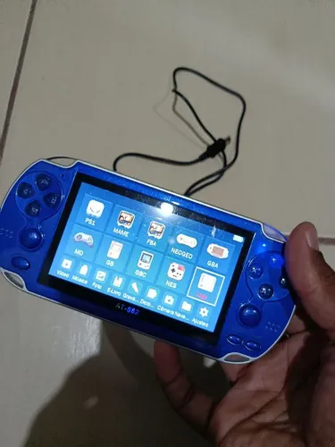 Vídeo game portátil 