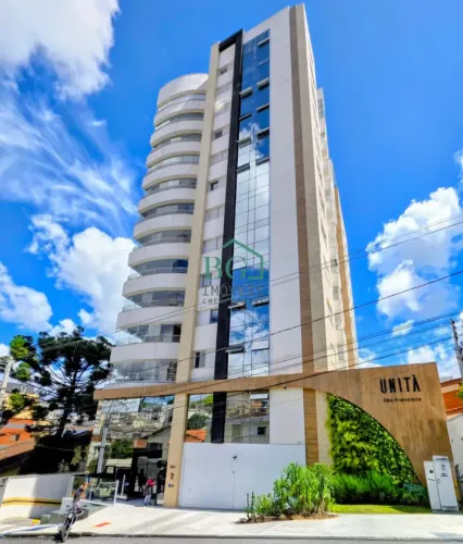 Excelente apartamento de 150m² á venda de porteira fechada em Poços de Caldas MG.