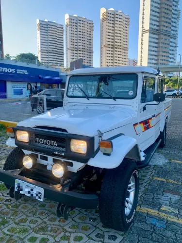 Toyota Band.Picape CD 2P Chassi Longo Diesel 1990