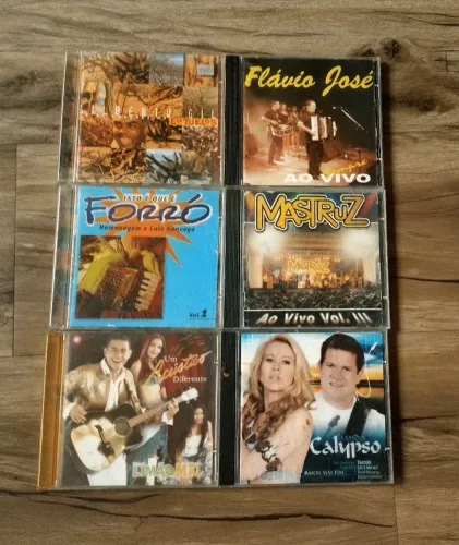 Lote com 24 cds vários estilos musicais