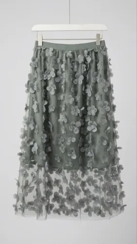 Saia em Tule Cinza com Flores 3D