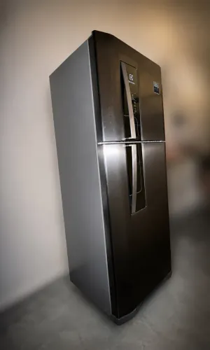 Geladeira Electrolux Frostfree Inverter 