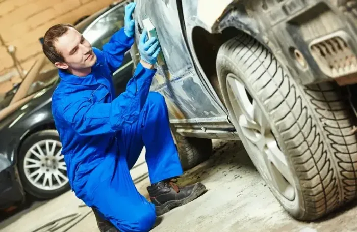 Vaga para Ajudante Oficina de Lanternagem e Pintura