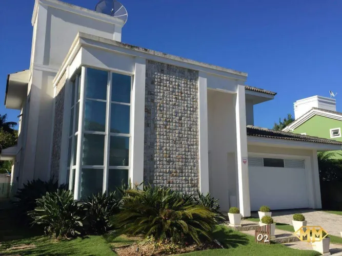 Casa em condominio fechado com piscina, conforto, natureza e exclusividade