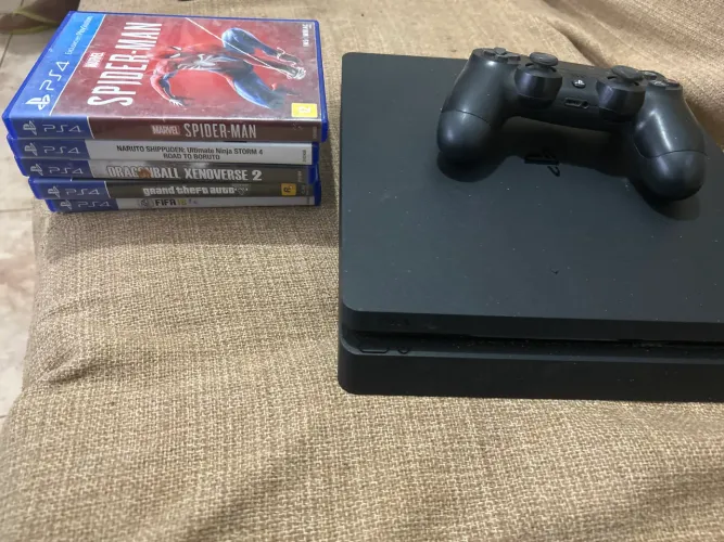 VENDO PLAYSATION 4 com 5 jogos e controle