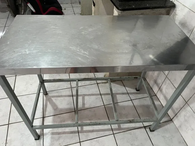 Mesa de inox 1.50 por 0.50 cm