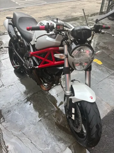 Moto de presença em todos os sentidos