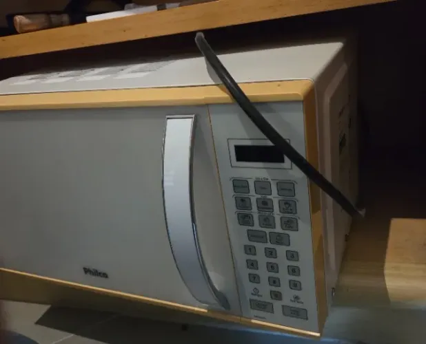 Micro-ondas Philco 21 litros completo
