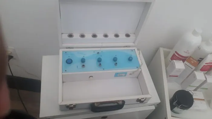 VENDO APARELHO MALETA ALTA FREQUÊNCIA IONIZAÇÃO PODOLOGIA DEPILAÇÃO ESTETICA FACIAL