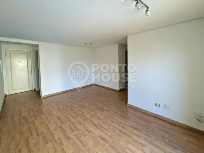 Apartamento de 2 dormitórios, amplo, para alugar no condomínio Jardim Aeroporto