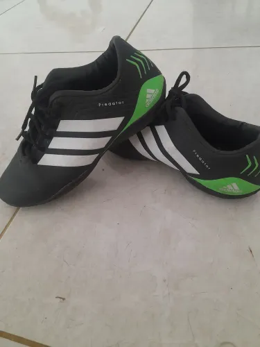 Chuteira Adidas