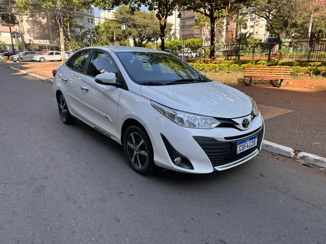 Toyota Yaris XL Sedan 1.5 Flex 16V 4P Aut. 2019