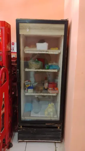 Refrigerador Expositor Vitrine UMA PORTA