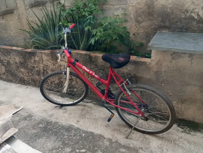 Bicicleta Aro 24 unixex freios em alumínio e guidom 