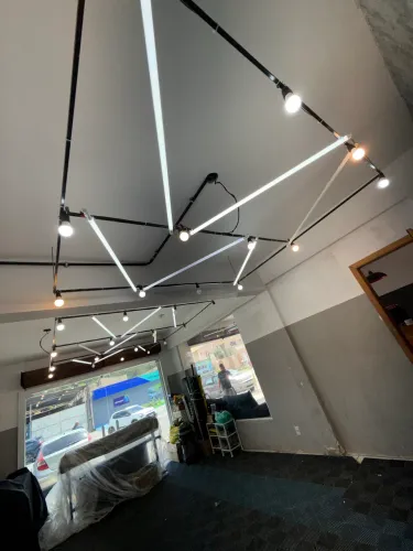 Vendo ILUMINAÇÃO LED PROFISSIONAL para estética automotiva,Barbearia,oficina etc