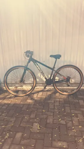 Bicicleta, rodas de 29 polegadas, tamanho do quadro 15 (pequeno), excelente estado.