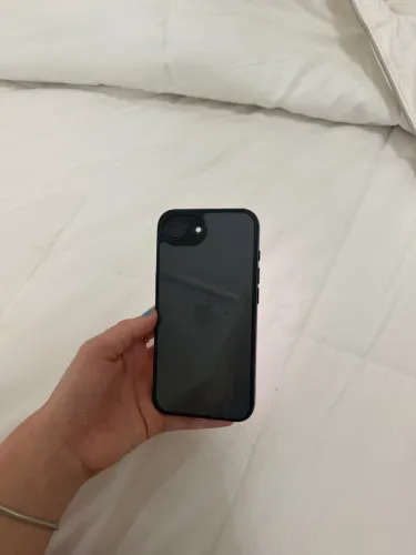 Vendo iPhone 16e preto