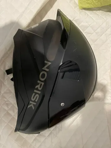 Capacete Norisk black edition