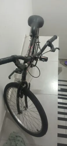 Vendo bicicleta aro 24 em estado de.nova 300 reais