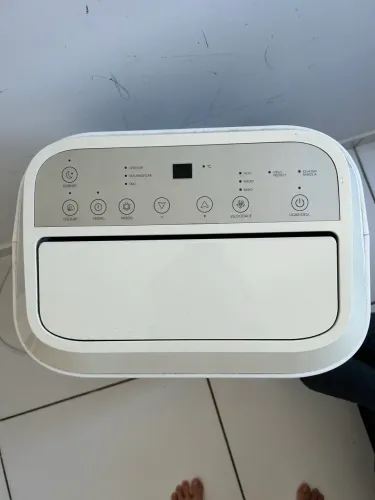 Ar condicionado portátil Philco PAC12000F5 12.000 BTUs, 220V, somente frio.