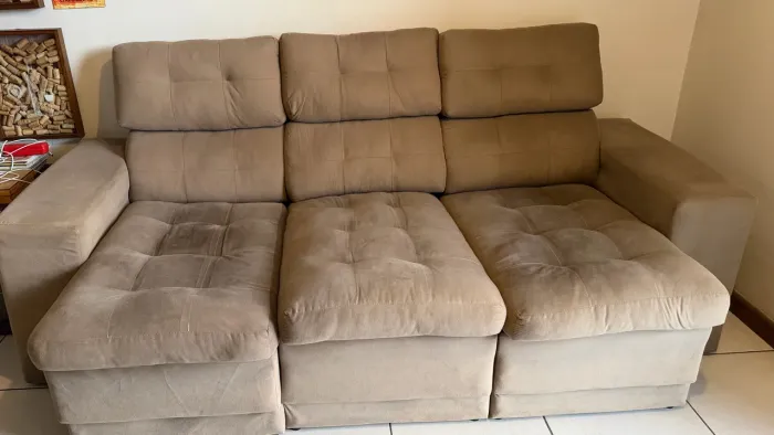 Sofá 3 lugares.