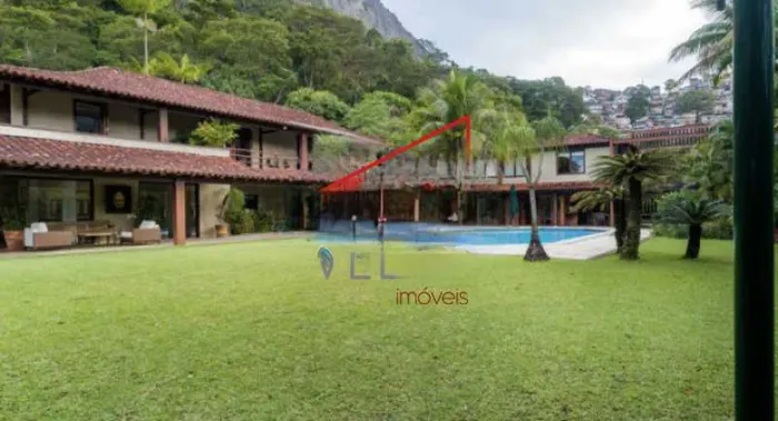 Casa de rua : Duplex / Residencial / Gávea