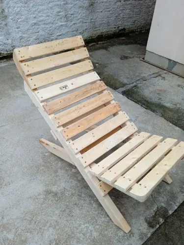 Cadeiras de madeira espreguiçadeiras de pinus tratado desmontáveis. 