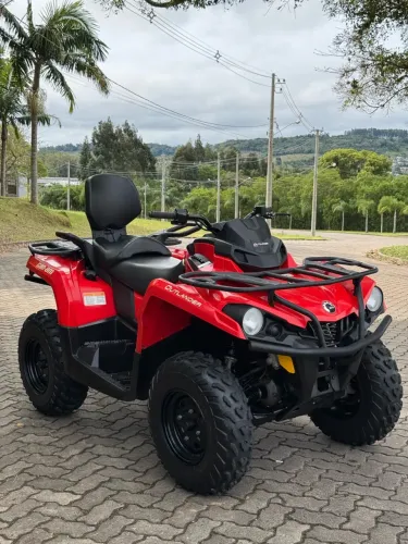 BRP Can-Am Outlander 570 4X4 Quadriciclo 2020