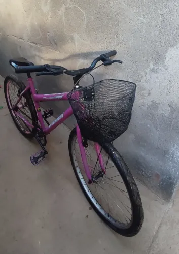 Bicicleta feminina aro 26 com cestinha
