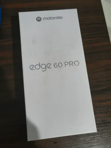 Vendo Motorola moto Edge 60 Pró com nota fiscal ( 1 mês de uso)