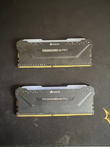 Memória DDR4 Corsair Vengeance RGB Pro, 16GB (2x8GB) 3200MHz, CMW16GX4M2Z3200C16