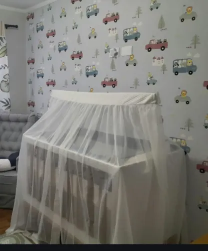 Mosqueteiro para berço infantil