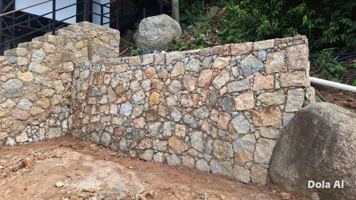 Trabalho com muros de pedras