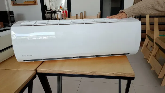 Ar condicionado 18.000 BTUs Quente e Frio 