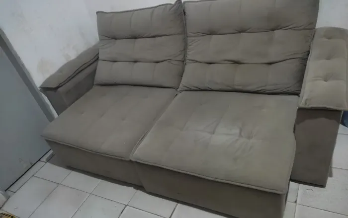 Vende-se sofá retrátil e reclinável