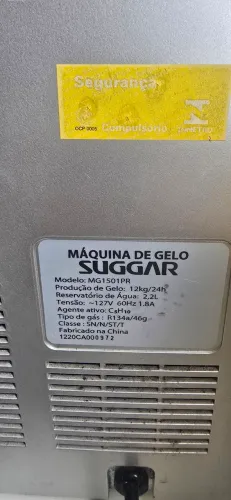 Máquina de gelo para retirada de peças 