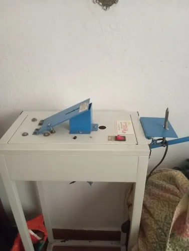 Máquina de fazer chinelos compacta print