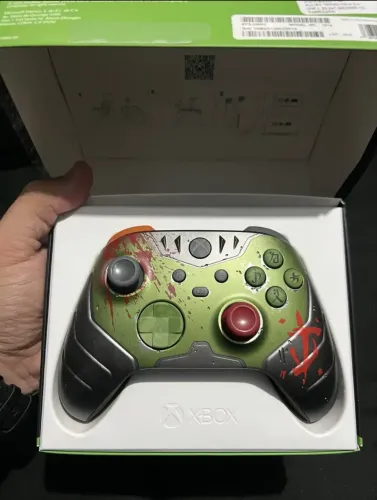 Controle Xbox DOOM Edição limitada 