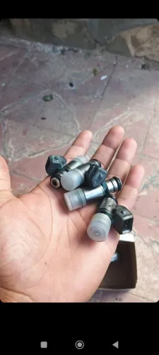 Vendo bico injetor para Palio , modelo 052 quatro furo 