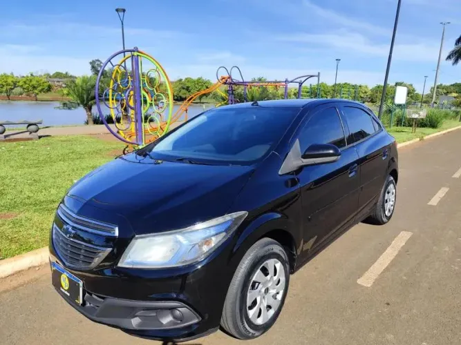 Chevrolet Onix Hatch LT 1.4 8V Flex Mec. 4P 2014