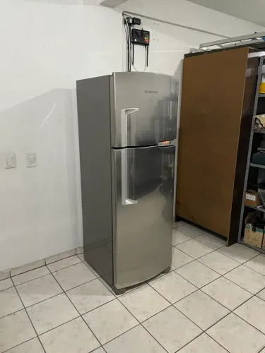 Geladeira Brastemp Inox Frost Free 354 Litros