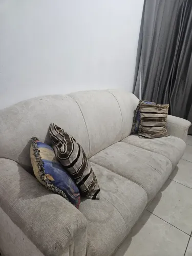 Vendo sofá 3 lugares usado