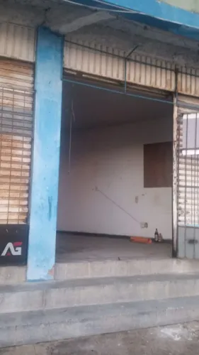 Alugou ou vendo ponto comercial térreo em rua movimentada na praia de Ipitanga